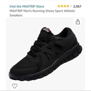 Men’s black running shoes sneakers